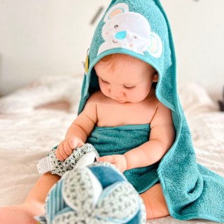 Journée internationale du bain moussant ????????Après le  bain moussant de Bébé , c'est le réconfort ????La cape de bain de chez Doudou enveloppera de douceur et de chaleur à la sortie du bain moussant... Pour éviter que Bébé ne prenne froid, ???????? ???????????????? ???????? ???????????????? ???????????????? ???????????????????????? ???????????? ???????????????????????????????????????????????????????????? ???????? ???????????? ???????????????????? ????????????????????????????????????, ???????? ????????, ????????̀???? ???????? ????????????????????????????????????́ ????#journéeinternationaledubainmoussant #doudouetcompagnie #doudou #capedebain