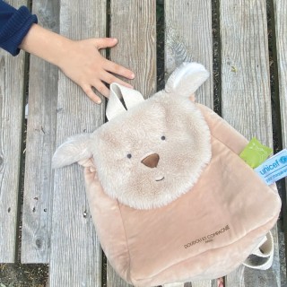 Qui a déjà choisi son petit sac de rentrée ?!!! ????????Oui elle approche ! Chez la nounou, à la crèche ou à l'école, mon petit sac #kangourou peut accueillir mon Doudou et un change pour passer une bonne journée, sans papa et maman ! ????Que de la douceur, que du bonheur ! ????En collaboration avec @unicef_france pour collecter des fonds pour les enfants de la Terre ! ????✊Who has already chosen their little back-to-school bag?!!! ????????At the nanny, at the nursery or at school, my little #kangaroo bag can accommodate my Doudou and a change to have a good day, without mom and dad! ????What sweetness, what happiness! ????In collaboration with @unicef_france to raise funds for the children of the Earth! ????✊#doudou #rentree #backtoschool #bébés #babies #lien #collectionsolidaire #lienducoeur #unicef #doudouetcompagnie