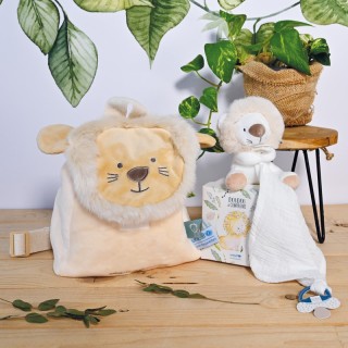 Il est important de préparer bébé pour chaque nouveau départ : chez la nounours, à la crèche ou même à l'école ????Un joli sac à dos pour transporter nos objects les plus précieux tel que Doudou, et pour certaines l'attache- tétine pour la sucette ????Retrouvez la nouvelle collection UNICEF sur notre site :