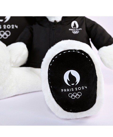 ours blanc jo2024 habillé d'une veste noire, pate brodée jo2024 - jo2449