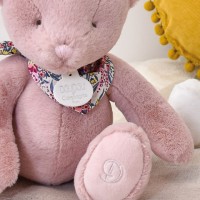Ours en peluche rose assis 25 cm- DC3161-4.jpg