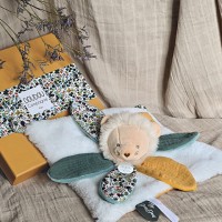 Doudou pétale lion jaune et vert