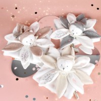 Doudou plat pétales Ours Blanc- DC4342-1.jpg