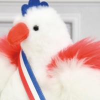 Peluche poule blanche avec echarpe bleu blanc rouge - 20 cm - Fabriquée en France - FR8016-1.jpg