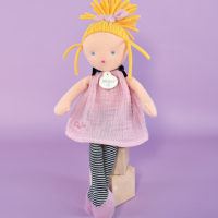 poupée tissu ines.png