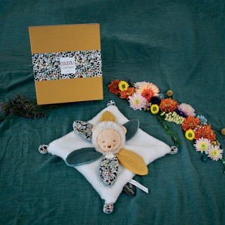 BONJOUR LE PRINTEMPS ????Doudou et Compagnie cette année fera vagabonder d'heureux petits nomades avec sa nouvelle collection ????????????'???????????????? ????????Les imprimés fleuris, des jolies frimousses et des matières douces. Les nouveaux nés apprécieront la richesse de ce Doudou sensoriel ❤️#doudouetcompagnie #doudou #printemps #NouvelleSaison #fleurs