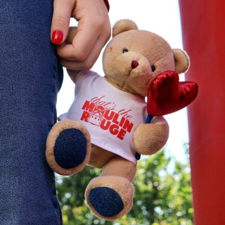 Ours en peluche avec ballon coeur et T-shirt X Moulin Rouge - 25 cm