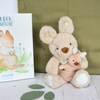 Peluche kangourou avec Bébé - 25  cm - Unicef