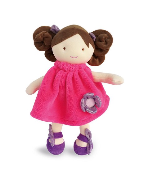poupée brune avec robe rose fuschia toute douce
