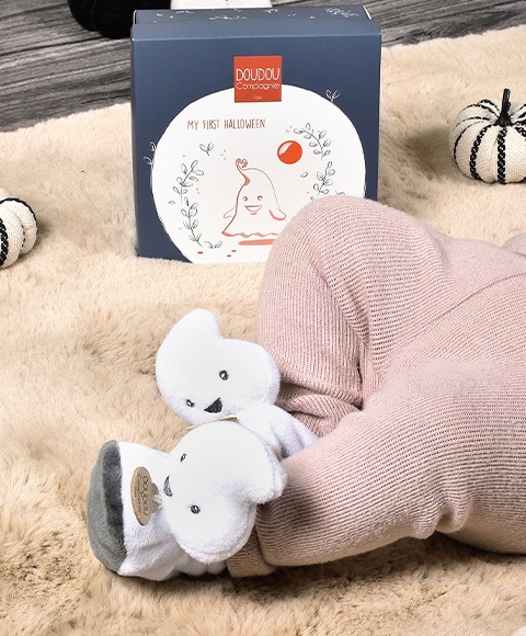 chaussons bébé fantômes blancs en peluche