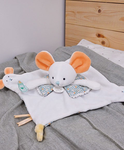 Doudou plat blanc avec marionnette à doigt Souris - 30 cm