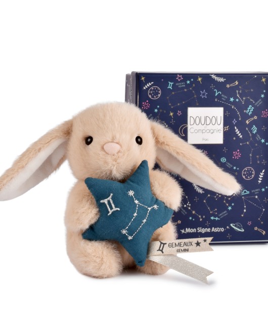 Peluche lapin Doudou Astro Bélier beige tenant une étoile bleue brodée de la constellation, avec étiquette du signe, sur fond blanc.