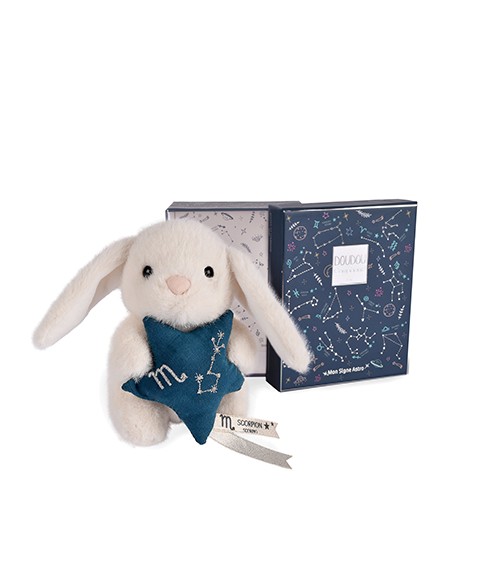 Peluche lapin Doudou Astro Scorpion blanc tenant une étoile bleue brodée de la constellation, avec étiquette du signe.