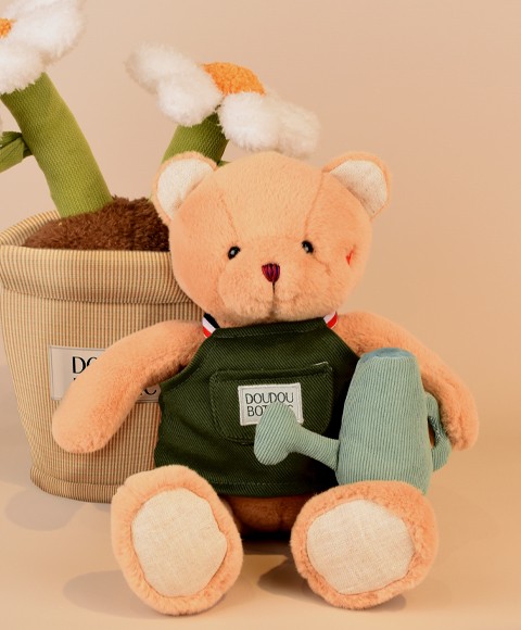Ours en peluche couleur miel avec tablier de Jardinier
