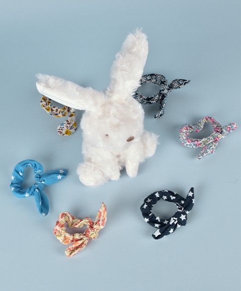 DC3817-45.jpg- Petit lapin blanc avec chouchou