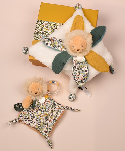 DC4025 DC4223.jpg Gamme Doudou pétale lion