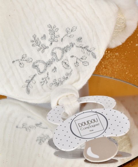 Détail broderie attache sucette -dc4340.jpg