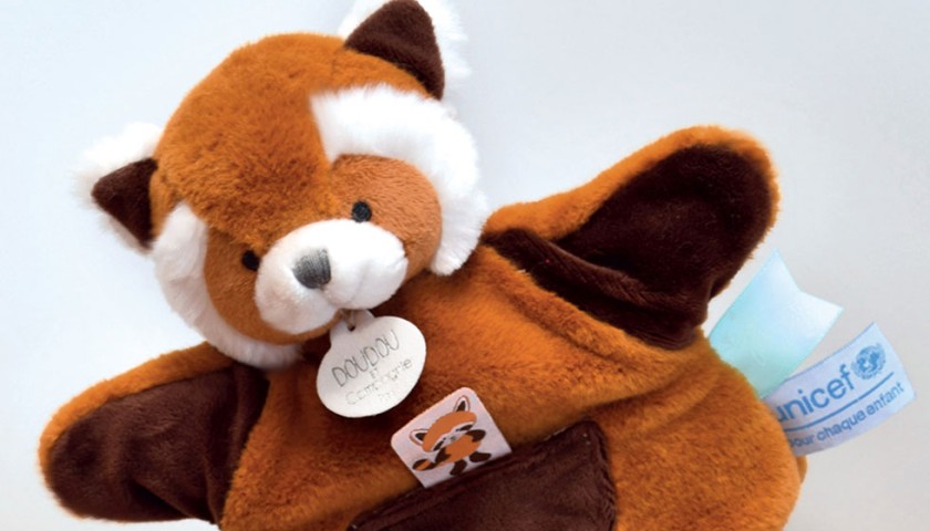 doudou marionnette panda roux et brun avec étiquette