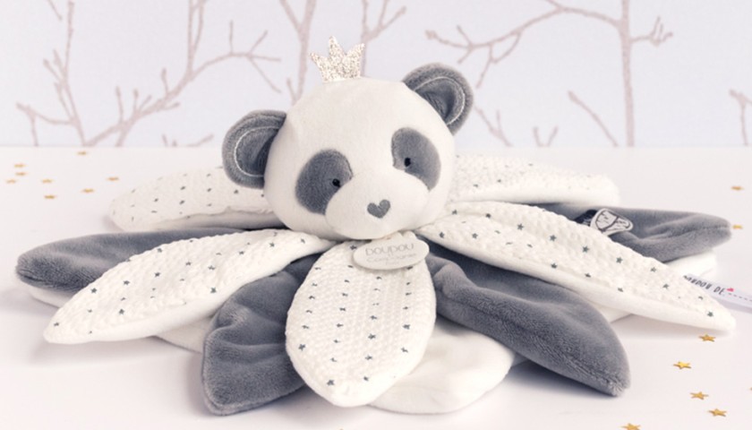 doudou panda gris plat avec forme de pétales blancs