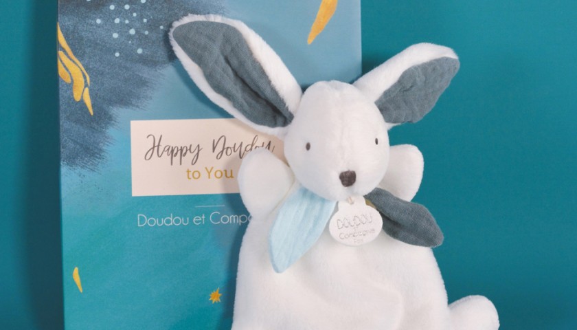 mini doudou plat lapin écru et bleu