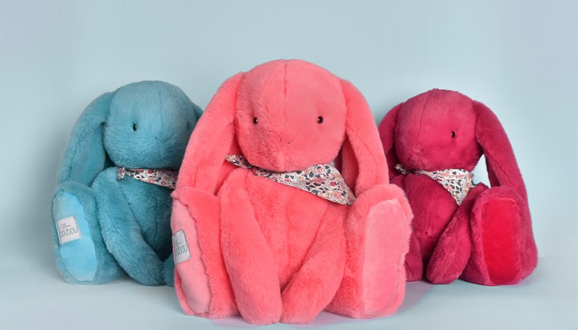Lapin en peluche grande oreille rose corail