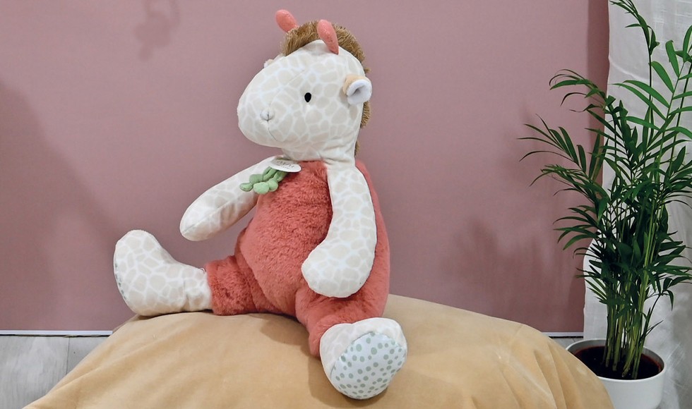 Peluche girafe beige et orange - 30 cm