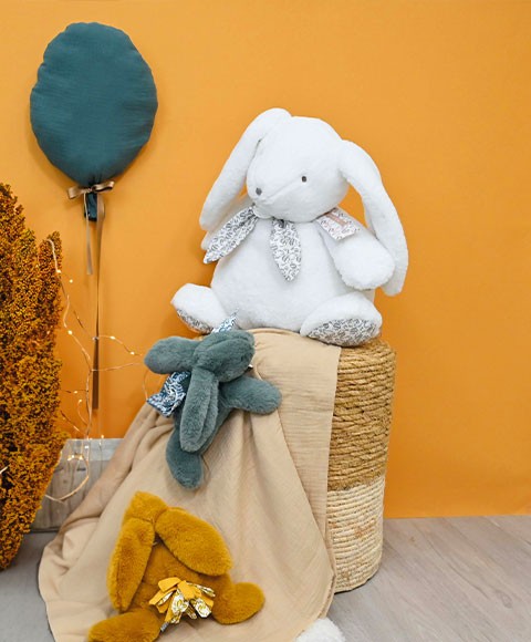Grand doudou lapin blanc foulard
