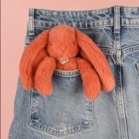 Porte clés LAPIN FLEURETTE  - corail DC4295