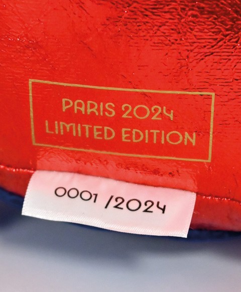 Peluche mascotte officielle JO Paris 2024 fabriquée en France - Edition limitée version métallisée - 27 cm - JO2428-3.jpg