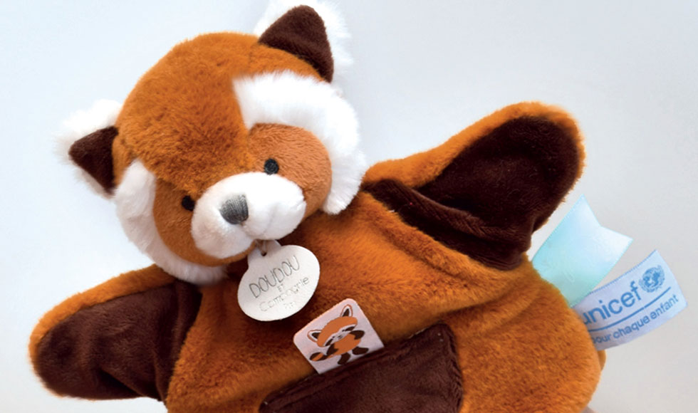 doudou marionnette panda roux et brun avec étiquette