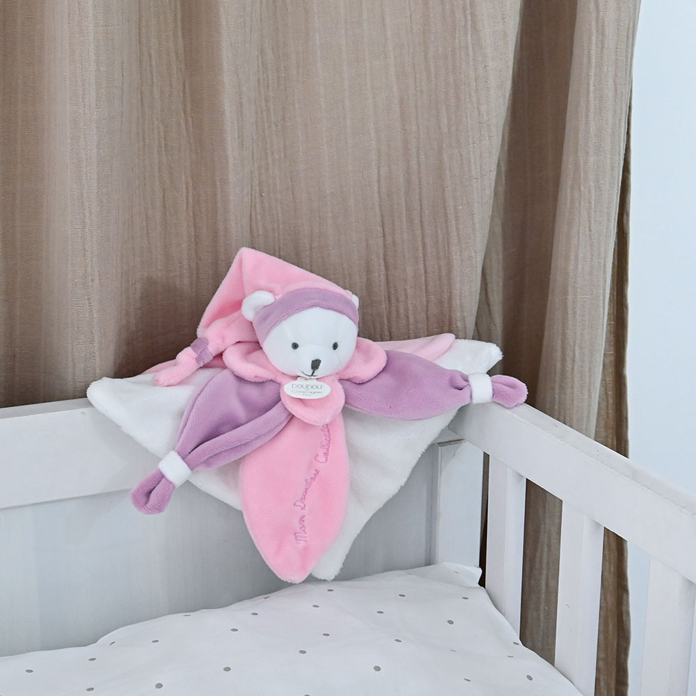 doudou bebe fille plat avec tete d’ourson rose hochets doudous et peluches
