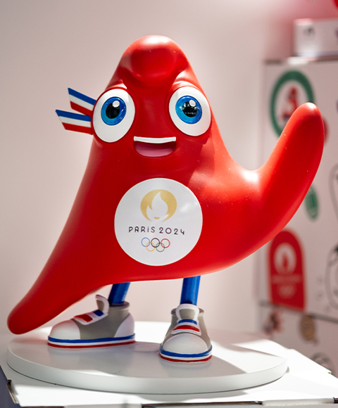 Peluche mascotte olympique jo 2024 phryges rouge Doudou Et Compagnie