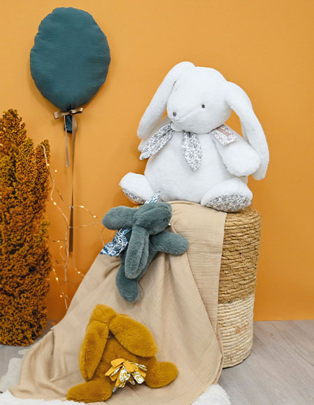 Grand doudou lapin blanc foulard